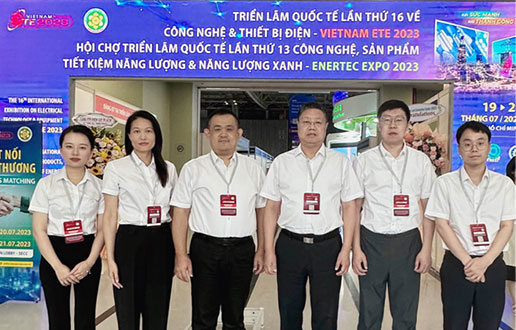 海阔天高 ，，，，，“颐越”千里